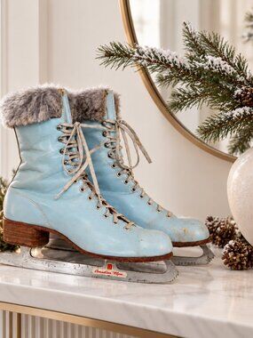 VTG 60s Canadian Flyer Princess Figure Ice Skates Blue Fur Trim